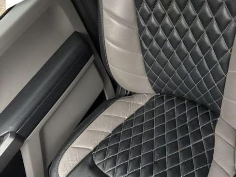 Used 2019 Ford F250 XLT w/ XLT Premium Package image 7