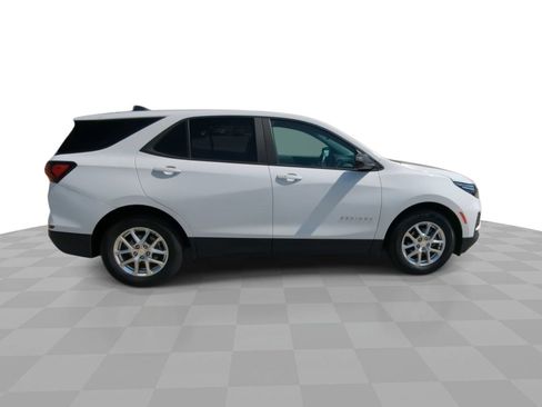 Certified 2022 Chevrolet Equinox LS w/ LPO, Cargo Package FWD image 9