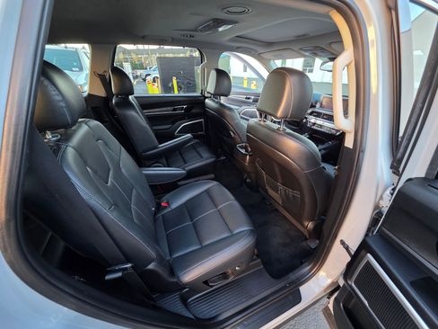 Used 2022 Kia Telluride EX w/ EX Premium Package image 28
