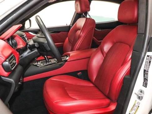 Used 2023 Maserati Levante GT image 21