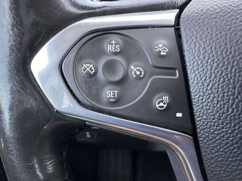 Used 2021 Chevrolet Traverse LT AWD/4WD image 17