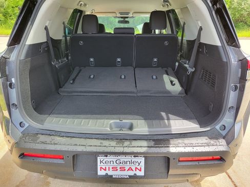 New 2025 Nissan Pathfinder SV w/ Cargo Package image 14