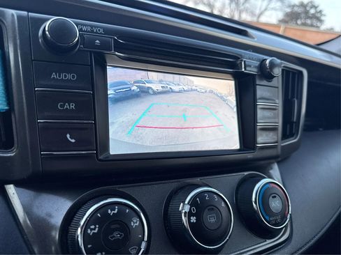 Used 2015 Toyota RAV4 LE image 24