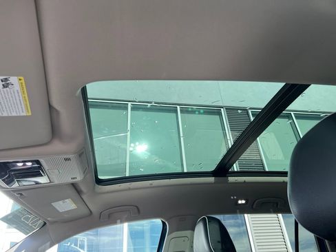 Certified 2025 Volkswagen Atlas SEL Premium R-Line image 24