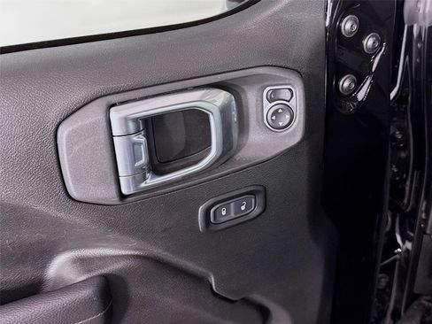Used 2024 Jeep Wrangler Unlimited Sport AWD/4WD image 31