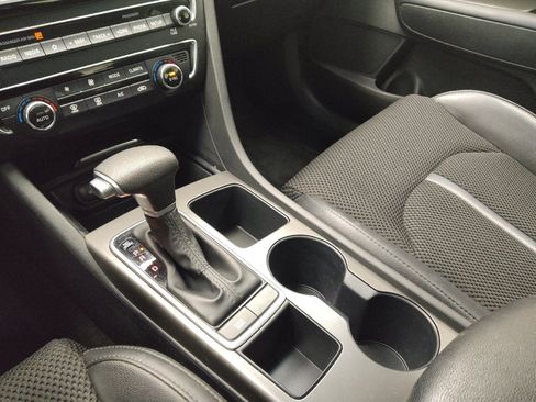 Used 2019 Kia Optima S FWD image 26