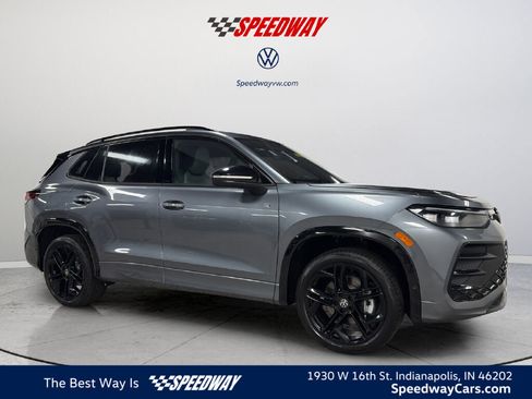 New 2026 Volkswagen Tiguan SE R-Line image 1