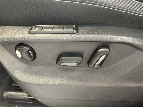 Used 2023 Volkswagen Atlas Cross Sport SEL image 21