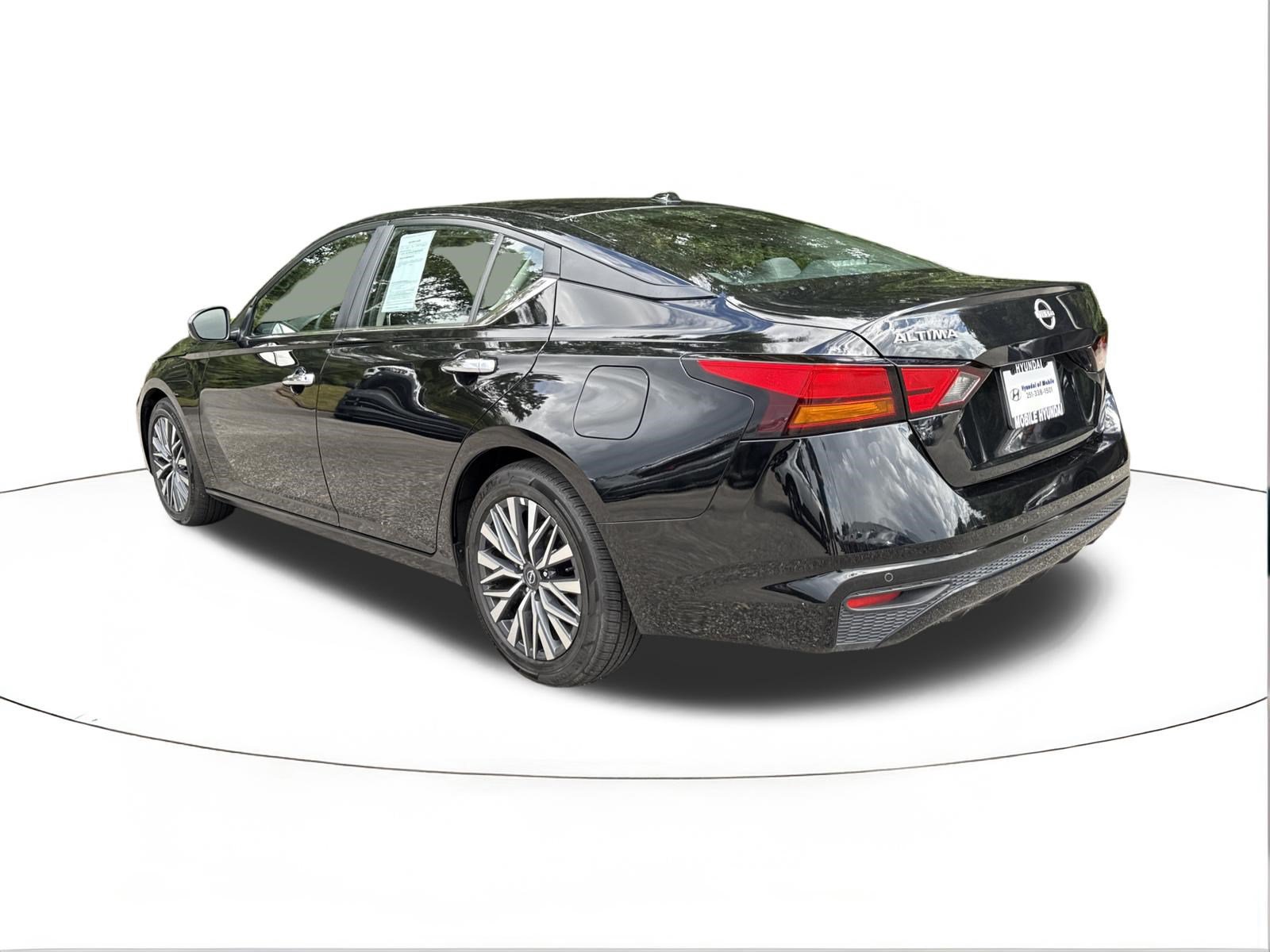 Used 2025 Nissan Altima 2.5 SV FWD image 5