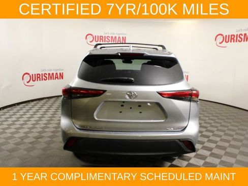 Used 2022 Toyota Highlander XLE AWD/4WD image 6