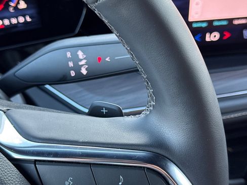 Used 2025 Chevrolet Suburban Premier image 41