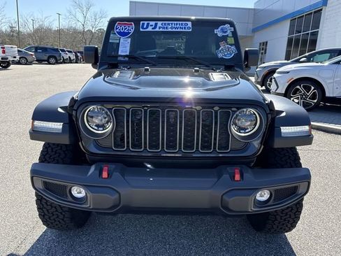 Used 2025 Jeep Wrangler Unlimited Rubicon w/ Technology Group image 8