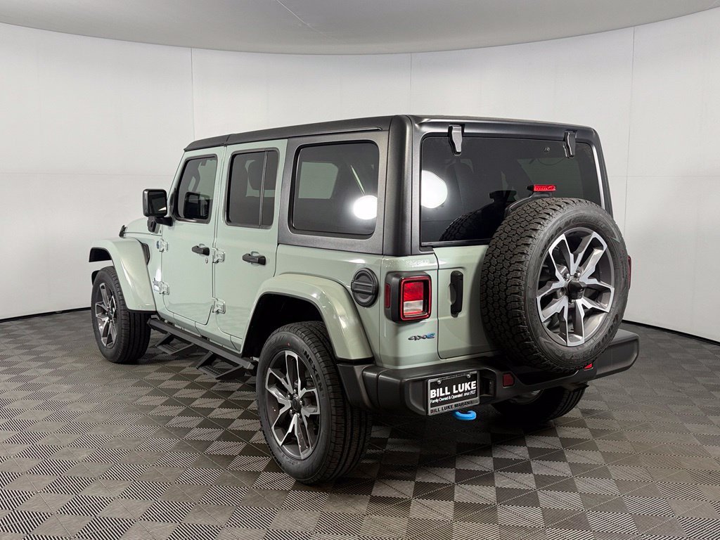 Used 2024 Jeep Wrangler Unlimited w/ LED Headlamp & Fog Lamp Group AWD/4WD image 9