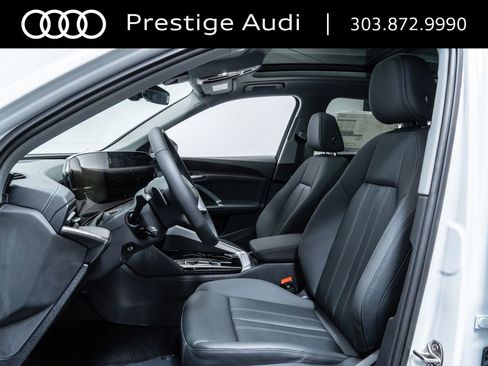 Used 2025 Audi Q5 Premium w/ Convenience Package image 6
