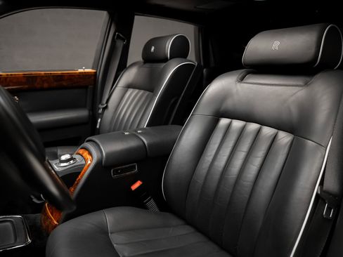 Used 2007 Rolls-Royce Phantom Sedan RWD image 58