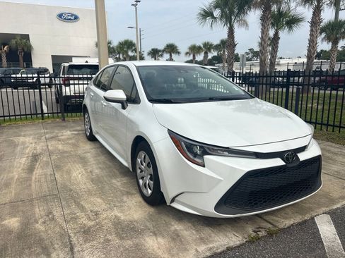 Used 2022 Toyota Corolla LE FWD image 13