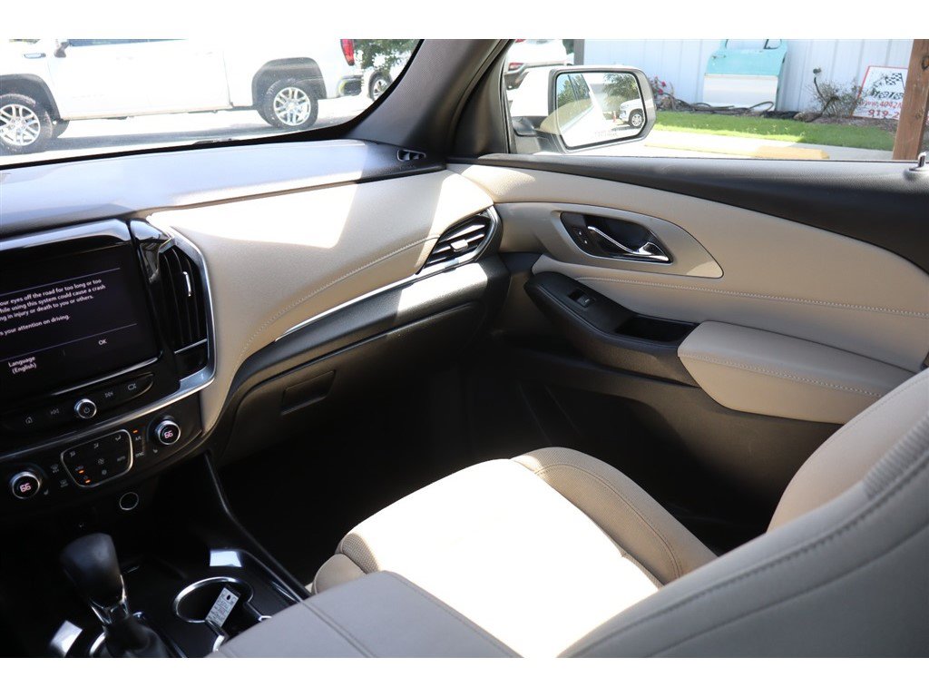 Used 2023 Chevrolet Traverse LT w/ LPO, Cargo Package AWD/4WD image 24