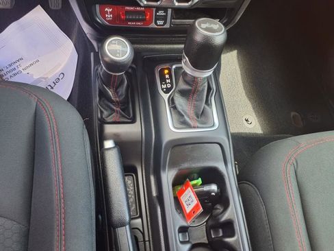 Used 2021 Jeep Wrangler Unlimited Rubicon w/ Xtreme Recon 35" Tire Package image 14