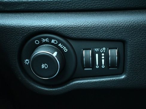 Used 2020 Chrysler Pacifica Limited w/ Quick Oder Package 2EV RED-S image 31