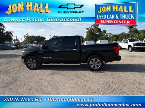 Used 2018 Nissan Titan SV w/ SV Convenience Package AWD/4WD image 6