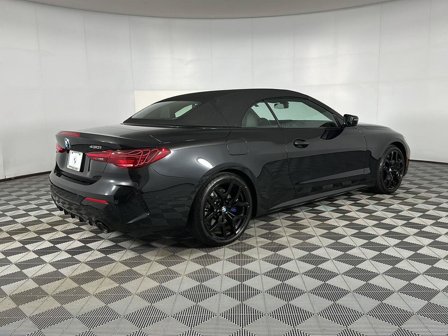 Used 2025 BMW 430i xDrive Convertible w/ M Sport Package AWD/4WD image 23
