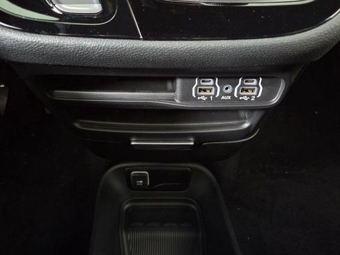 New 2025 Chrysler Pacifica Select w/ Fav Edition Package image 28