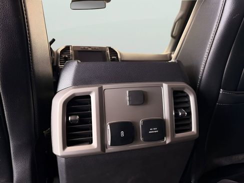 Used 2021 Ford F250 Lariat w/ Lariat Ultimate Package AWD/4WD image 17