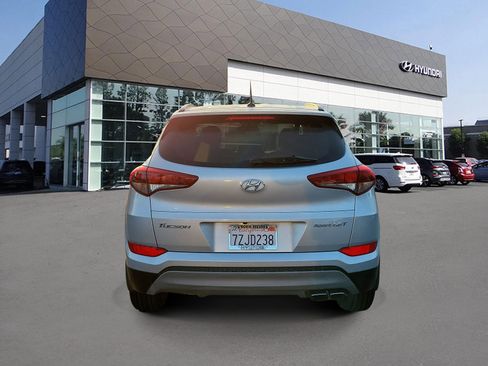 Used 2017 Hyundai Tucson Sport FWD image 4