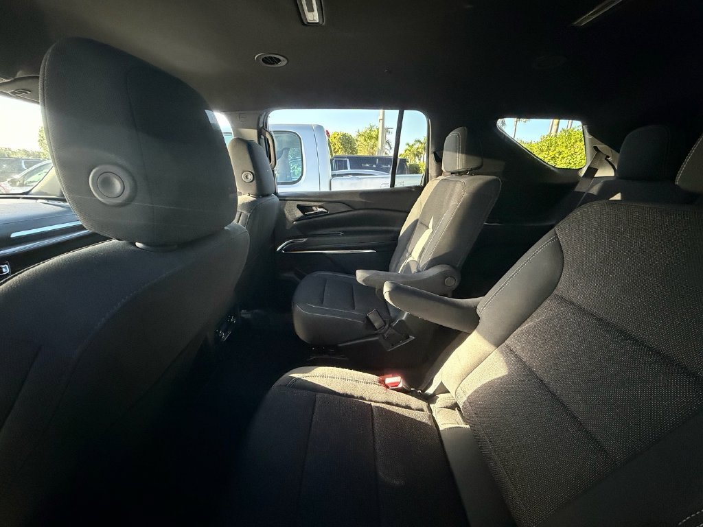 Used 2024 Chevrolet Traverse LT FWD image 6