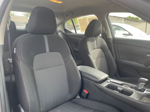 Used 2025 Nissan Sentra SV image 34