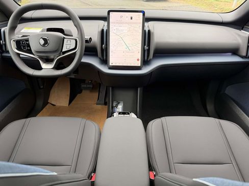 New 2026 Volvo EX30 Plus w/ Protection Package Premier image 2