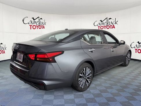 Used 2025 Nissan Altima 2.5 SV FWD image 8