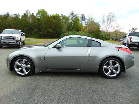 Used 2007 Nissan 350Z Enthusiast w/ Cargo Convenience Pkg RWD image 19