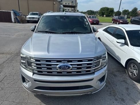 Used 2018 Ford Expedition Limited w/ Equipment Group 301A AWD/4WD image 18