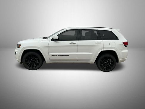 Certified 2022 Jeep Grand Cherokee Laredo X AWD/4WD image 4