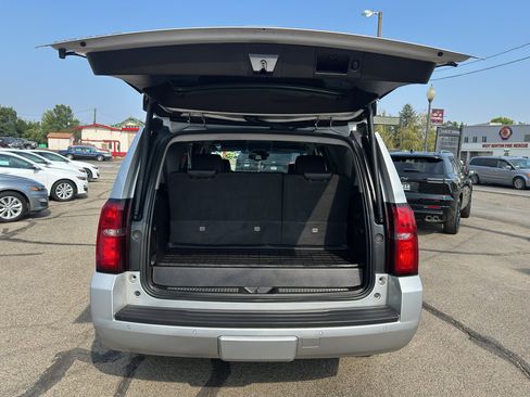 Used 2017 Chevrolet Tahoe LT w/ Luxury Package AWD/4WD image 12