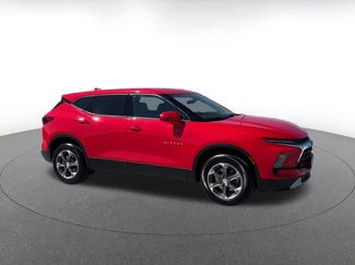 Used 2025 Chevrolet Blazer LT FWD video 2