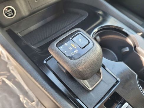 Used 2023 Nissan Rogue S AWD/4WD image 20