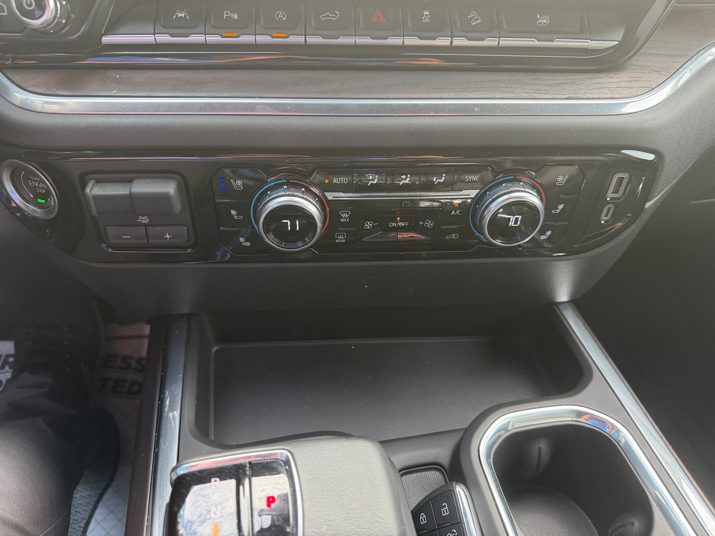 Used 2022 GMC Sierra 1500 SLT w/ SLT Premium Plus Package AWD/4WD image 17