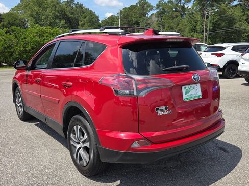 Used 2016 Toyota RAV4 LE FWD image 8