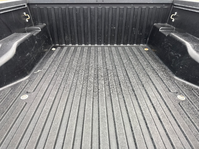 Used 2017 Toyota Tacoma TRD Off-Road AWD/4WD image 11