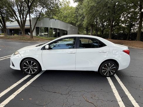 Used 2019 Toyota Corolla SE FWD image 8