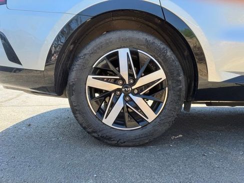 Used 2022 Kia Sorento S FWD image 17