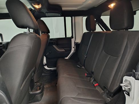 Used 2017 Jeep Wrangler Unlimited Sport w/ Connectivity Group image 12