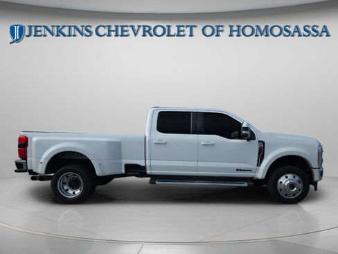 Used 2023 Ford F450 Lariat image 5