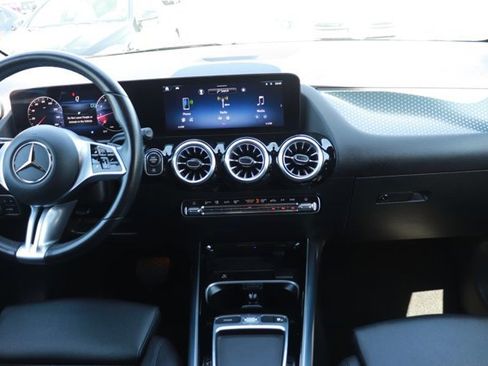 Used 2025 Mercedes-Benz GLA 250 image 15