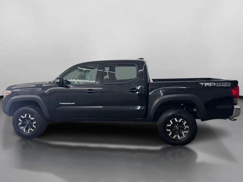 Used 2016 Toyota Tacoma TRD Off-Road w/ Towing Package AWD/4WD image 5