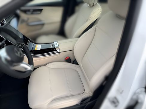 New 2026 Mercedes-Benz C 300 4MATIC Sedan image 11