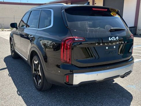 Used 2023 Kia Telluride S image 5