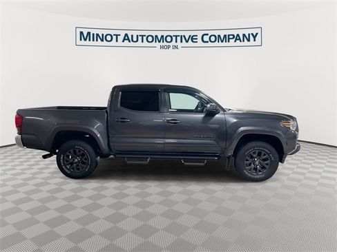 Used 2022 Toyota Tacoma SR5 image 9